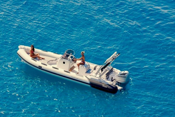 a small boat in a body of water